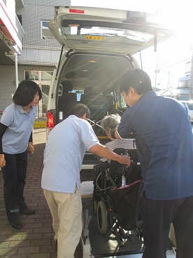 車いすでも安心して乗車。