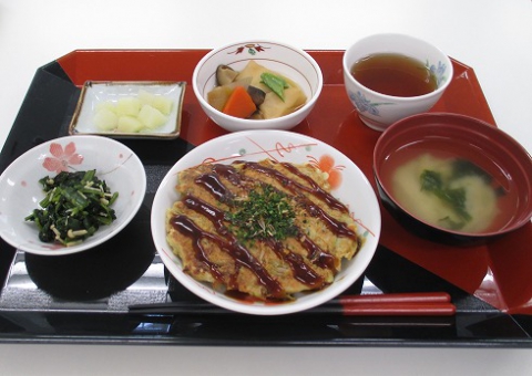        　　お好み焼き定食です。