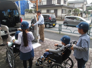 　　車いす乗車体験をしました。
