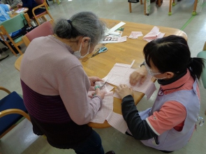 犬の小物入れ（芸術）