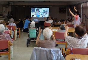 一緒に手遊び♪