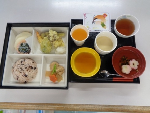 美味しい昼食を召し上がっていただきました