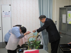 当法人理事長より表彰。