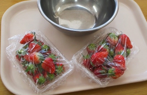 イチゴとバナナも用意して、