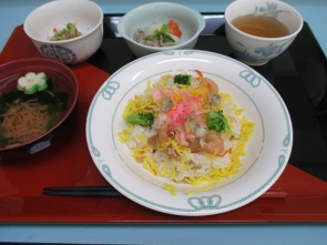 彩もやさしいちらしずし