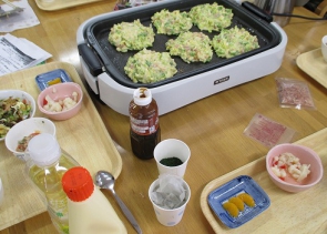 「たまにはこんなお昼ご飯も楽しいよね」