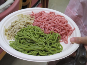 おかわりに梅・柚子・茶そばもどうぞ