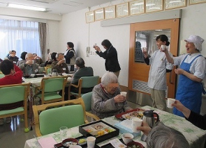 皆そろって乾杯！