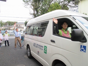 　運転手さんがどう見えるのかも体験しました。