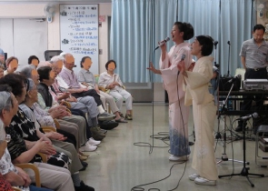 和服美人の歌もまたうっとり！つい握手しちゃいました。