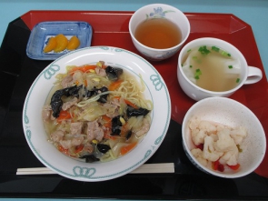 この日はあんかけの焼きそば。