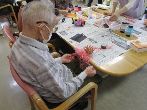 芸術グループ（七夕飾り作り）