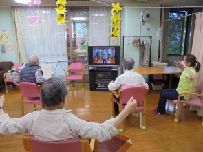 「開いて、閉じて、開いて、閉じて、開いて、閉じて、ぐるぐるぐる」