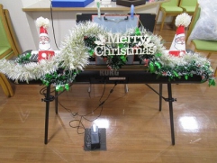 ピアノもクリスマス仕様♬