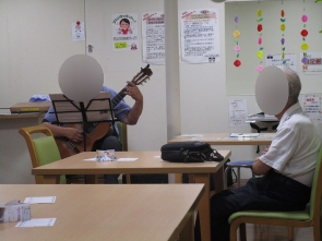 繊細なギターの音色♬