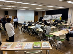 雨にもかかわらず大勢の人が集まってくださいました
