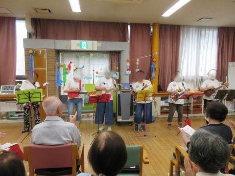 お客様はまだ少し緊張しているご様子です。