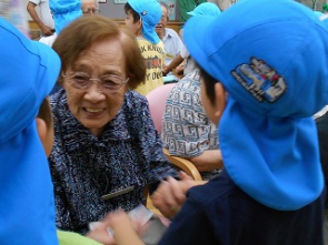 可愛くてずっと手を繋いでたいですね(*^。^*)最高の笑顔です！！