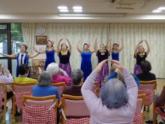 一緒にフラダンス♪♪