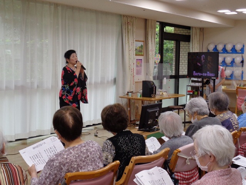 関さと子さんの素晴らしい歌声！