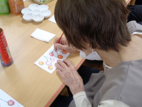 水彩色鉛筆を使用します！