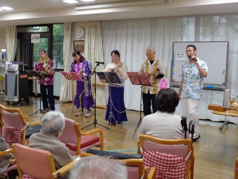 素敵な演奏とトークが弾みます