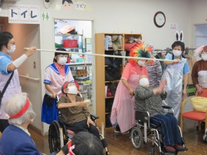 パン掴み競争