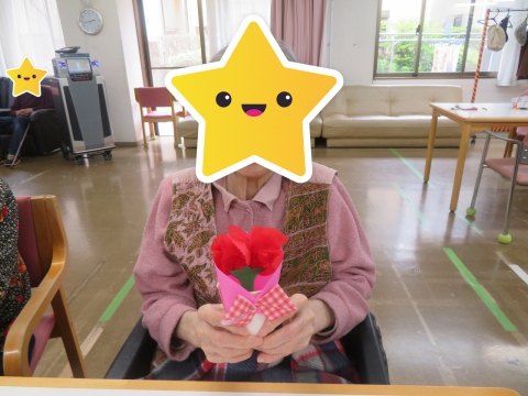 カーネーションの小物入れ！