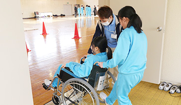 地域への還元