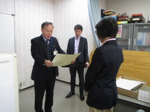代表で土支田デイの所長が表彰していただきました。