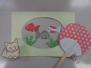 金魚とミニうちわ壁飾り（芸術）