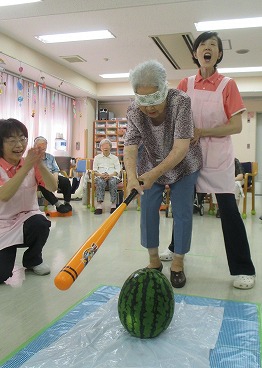 　　　誘導役にかかっています。