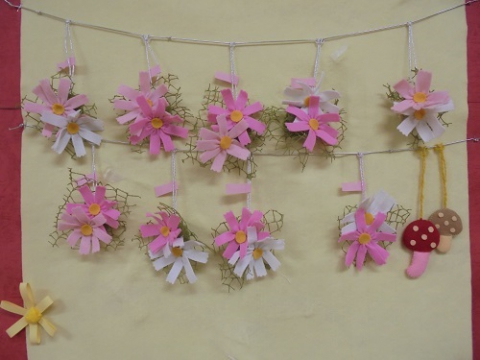 手作りコスモスが咲きました 富士見台デイサービスセンター 社会福祉法人 練馬区社会福祉事業団 公式サイト