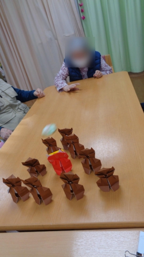 いくつ倒れるかな？