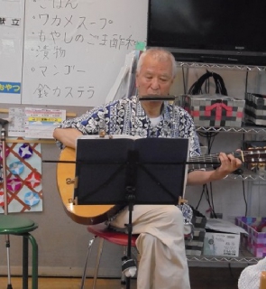 ハーモニカも一緒に演奏してくださいます。