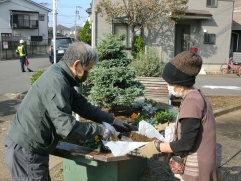         　　　　　　　　　　　　　                       どんなアレンジがいいかしら・・・
