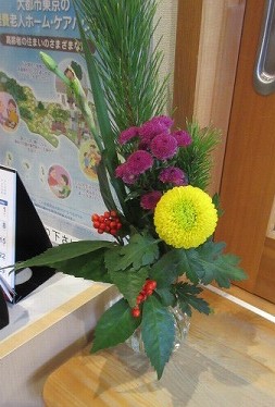 玄関に飾りました