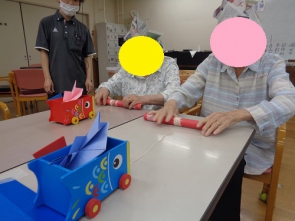 指先と手首を上手に使います