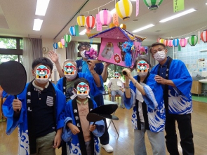 御神輿担いでわっしょいわっしょい！