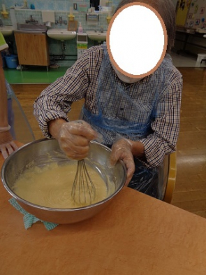 材料を混ぜます