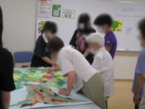 パーツが出来たら貼り合わせていきます
