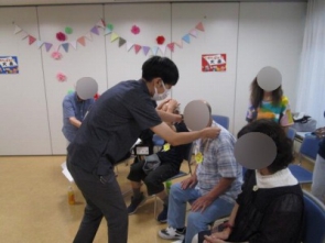 メダル授与。職員のお手製です
