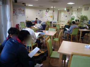 ♪職場体験の中学生も一緒に