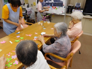 皆さんもお花づくり、がんばります！