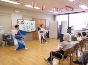 菊和会のみなさんの踊りと盆踊り