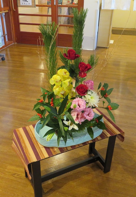お花の先生の作品が、皆様の佳き日を華やかにお出迎えしました。