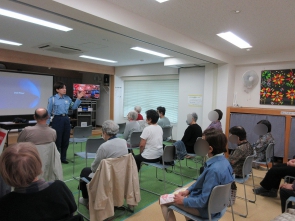 夜の外出時は反射板を付けましょう