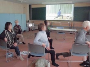 先生の動き合わせて