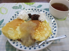 手作りリンゴジャムに注目です。