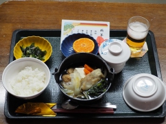 新年会の日の昼食です　乾杯の飲み物もございます